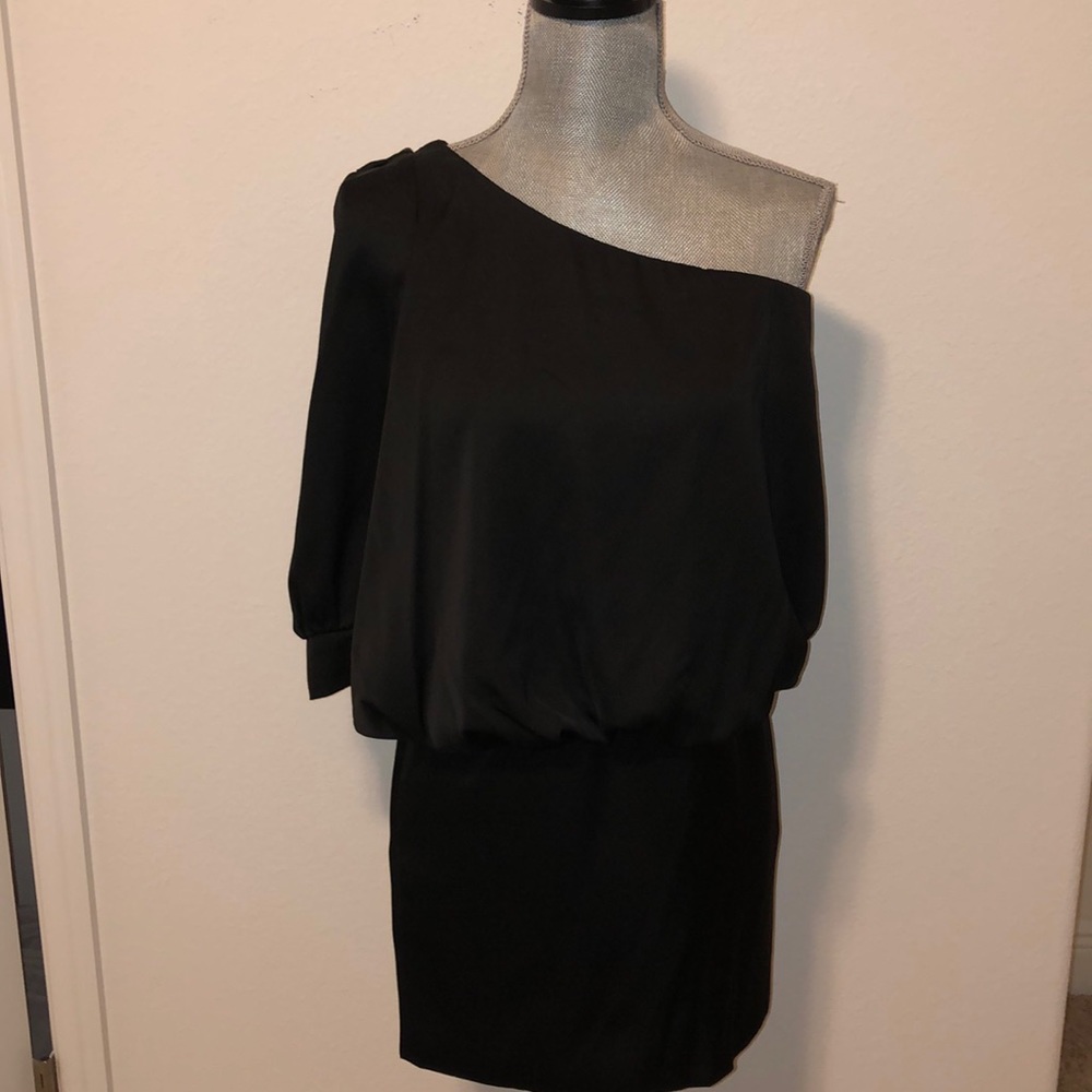 Blaque label one sleeve satin black dress - Picture 2 of 5